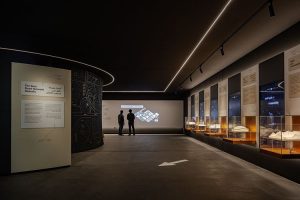 如何通過互聯網博物館的交互設計，有效展現數字時代的發展脈絡？